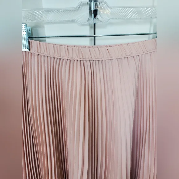 Banana Republic pleated skirt ladies sz.2 - Picture 3 of 4